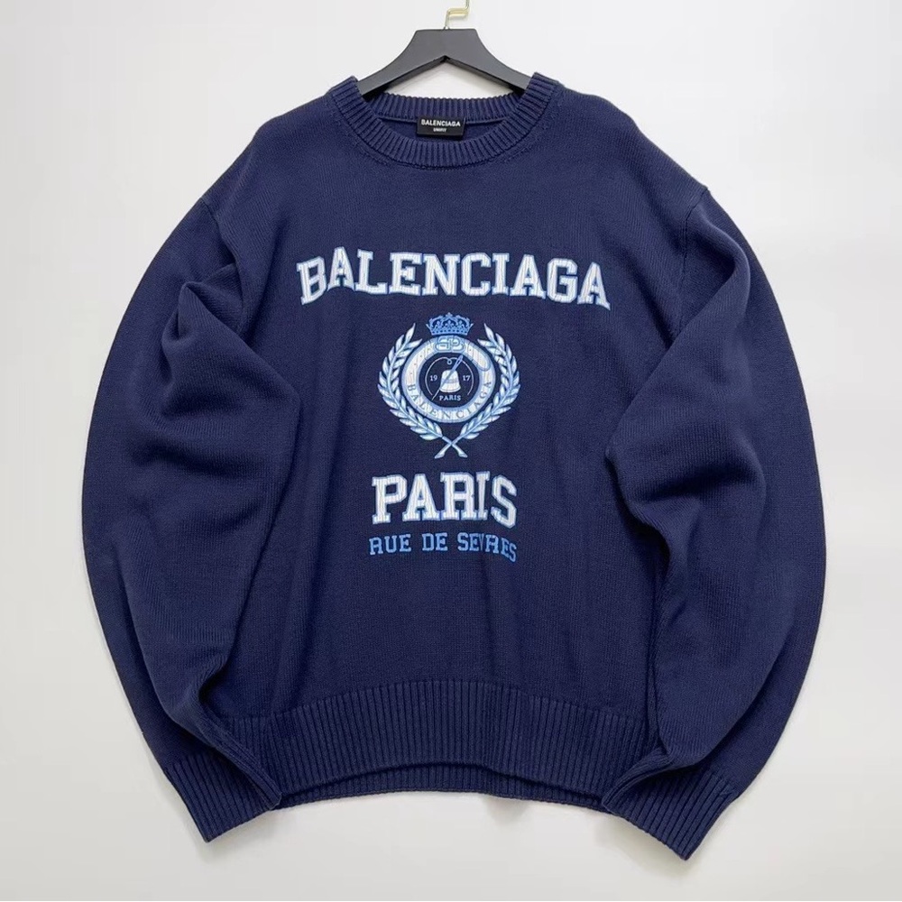 Balenciaga sweater pullover brand new.